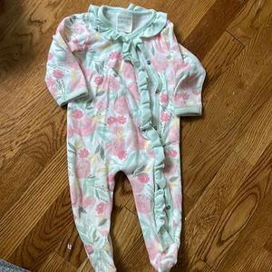 Baby romper, size 6-9 months.